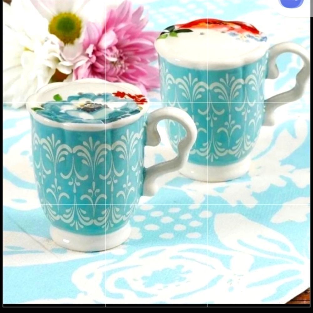 Pioneer Woman Teacup salt and pepper set. Very rare  HTF gift idea